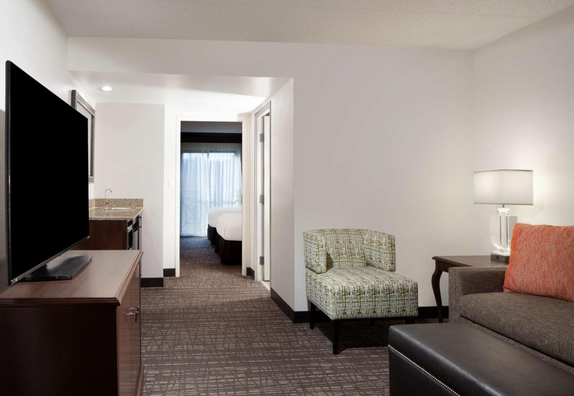 Embassy Suites By Hilton Philadelphia Airport Bagian luar foto