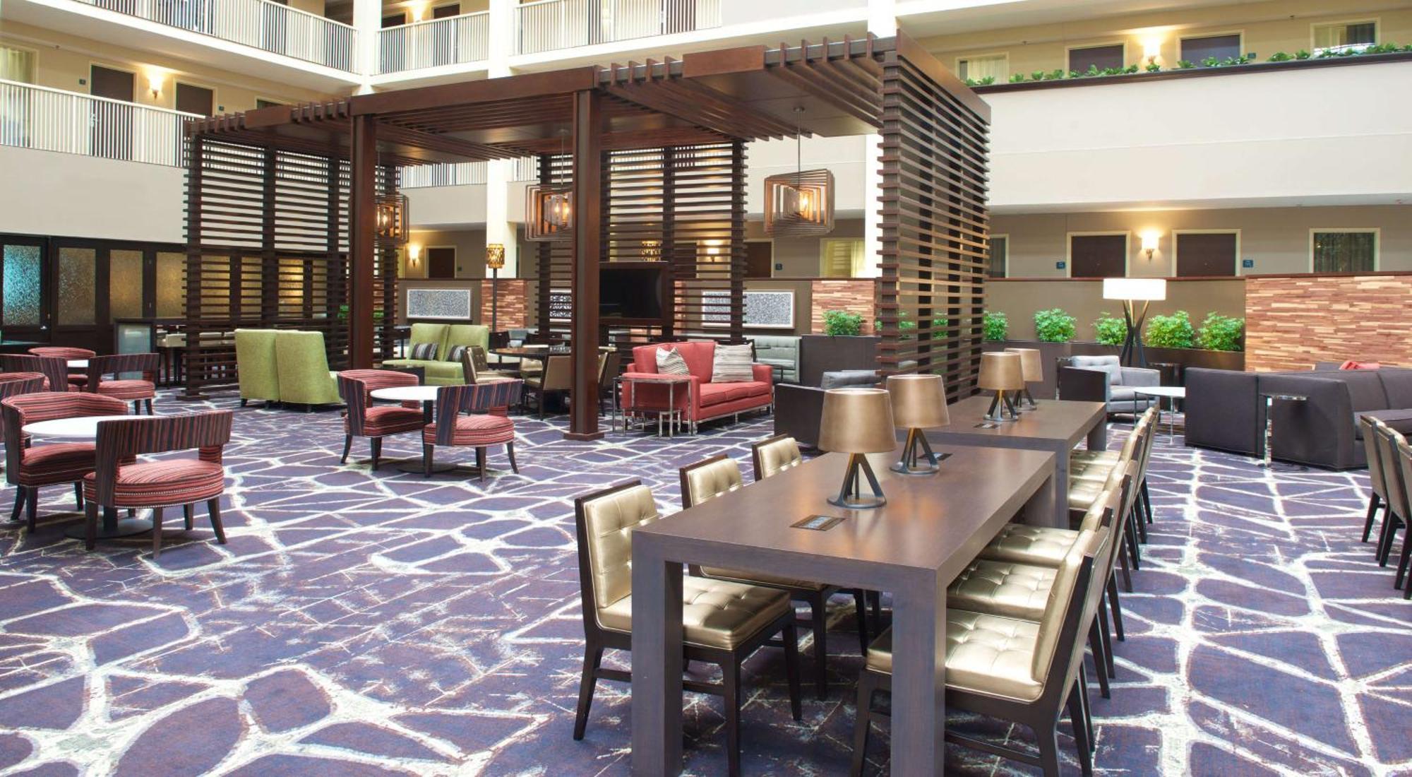 Embassy Suites By Hilton Philadelphia Airport Bagian luar foto