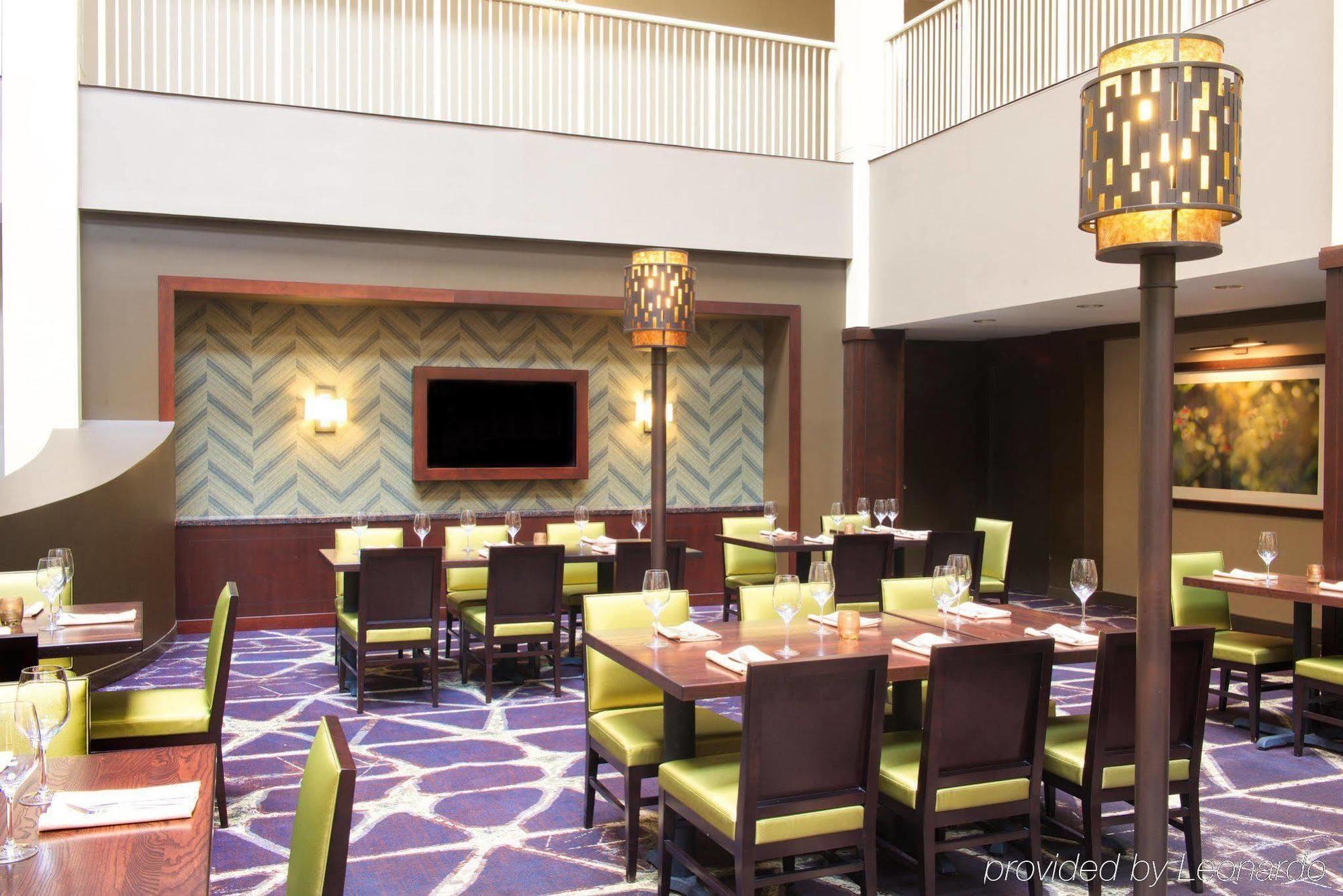 Embassy Suites By Hilton Philadelphia Airport Bagian luar foto